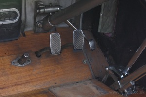 Unknown Classic, Pedals